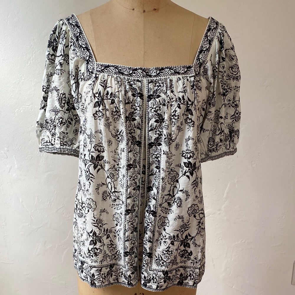 NWT Max Studio Floral Black and White Women's Top